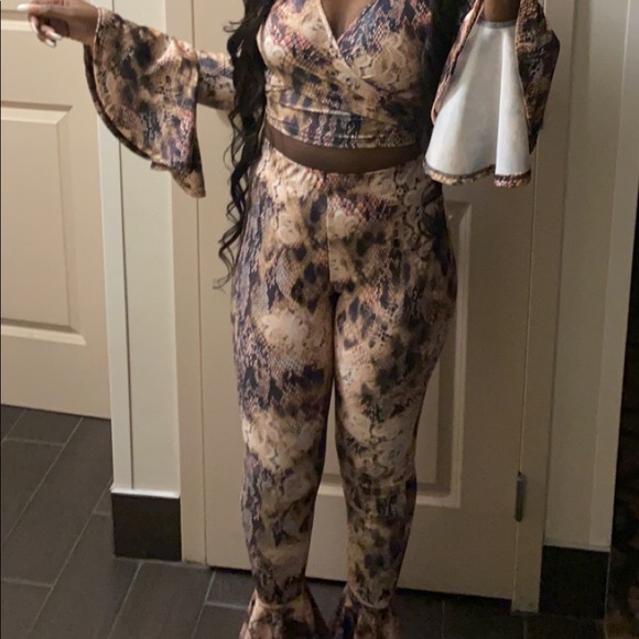 Two piece set - Picture 3 of 5